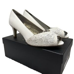 ADRIANNA PAPELL Jude Women's 9.5W Ivory Satin Open Toe Formal Mid Heel Shoes